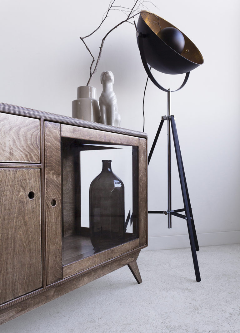 wood republic przeszklona witryna ze sklejki z drewna do salonu