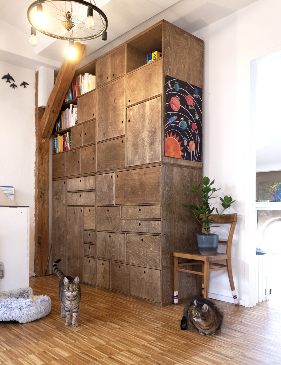 Szafa na wymiar pod skosem; Custom wardrobe for sloped ceilings, meble ze sklejki, szafa na wymiar, szafa ze sklejki, szafa modułowa, szafa scandi, szafa z szufladami, szafa z drążkiem, szafa z półkami, mocna szafa, stabilna szafa, szafy na wymiar, szafa do sypialni, szafa do przedpokoju, szafa na ubrania, duża szafa, mała szafa, średnia szafa, szafa z drewna, szafa na zamówienie, garderoba na zamówienie, garderoba na wymiar, szafa narożna, szafa pod skosem, szafa dla dziecka, szafa do pokoju dziecięcego, pawlacz, szafa design, szafa polski producent, szafa dobrej jakości, custom wardrobe, plywood wardrobe, modular wardrobe, Scandi wardrobe, wardrobe with drawers, wardrobe with hanging rod, wardrobe with shelves, sturdy wardrobe, stable wardrobe, custom wardrobes, bedroom wardrobe, hallway wardrobe, clothes wardrobe, large wardrobe, small wardrobe, medium-sized wardrobe, wooden wardrobe, made-to-order wardrobe, bespoke wardrobe, tailor made wardrobe, corner wardrobe, wardrobe for sloped ceilings, wardrobe for children, children's room wardrobe, cloakroom, designer wardrobe, Polish manufacturer wardrobe, high-quality wardrobe, plywood wardrobe, plywood furniture, ply wardrobe, sklep z szafami ze sklejki, bespoke fitted plywood bedroom wardrobe, bespoke ply wardrobes, clothing ply furniture, clothing ply storage furniture, fitted plywood furniture, interior plywood cabinetry, ply wardrobe closet, plywood furniture shop
