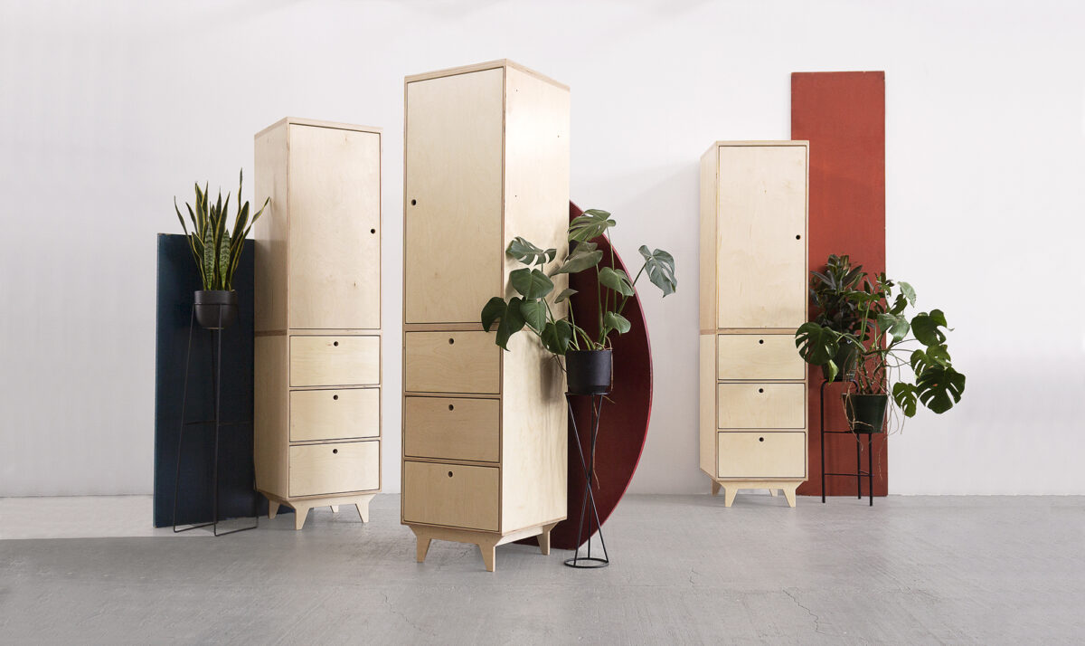 Szafa modułowa ze sklejki; Modular plywood wardrobe, meble ze sklejki, szafa na wymiar, szafa ze sklejki, szafa modułowa, szafa scandi, szafa z szufladami, szafa z drążkiem, szafa z półkami, mocna szafa, stabilna szafa, szafy na wymiar, szafa do sypialni, szafa do przedpokoju, szafa na ubrania, duża szafa, mała szafa, średnia szafa, szafa z drewna, szafa na zamówienie, garderoba na zamówienie, garderoba na wymiar, szafa narożna, szafa pod skosem, szafa dla dziecka, szafa do pokoju dziecięcego, pawlacz, szafa design, szafa polski producent, szafa dobrej jakości, custom wardrobe, plywood wardrobe, modular wardrobe, Scandi wardrobe, wardrobe with drawers, wardrobe with hanging rod, wardrobe with shelves, sturdy wardrobe, stable wardrobe, custom wardrobes, bedroom wardrobe, hallway wardrobe, clothes wardrobe, large wardrobe, small wardrobe, medium-sized wardrobe, wooden wardrobe, made-to-order wardrobe, bespoke wardrobe, tailor made wardrobe, corner wardrobe, wardrobe for sloped ceilings, wardrobe for children, children's room wardrobe, cloakroom, designer wardrobe, Polish manufacturer wardrobe, high-quality wardrobe, plywood wardrobe, plywood furniture, ply wardrobe, sklep z szafami ze sklejki, bespoke fitted plywood bedroom wardrobe, bespoke ply wardrobes, clothing ply furniture, clothing ply storage furniture, fitted plywood furniture, interior plywood cabinetry, ply wardrobe closet, plywood furniture shop