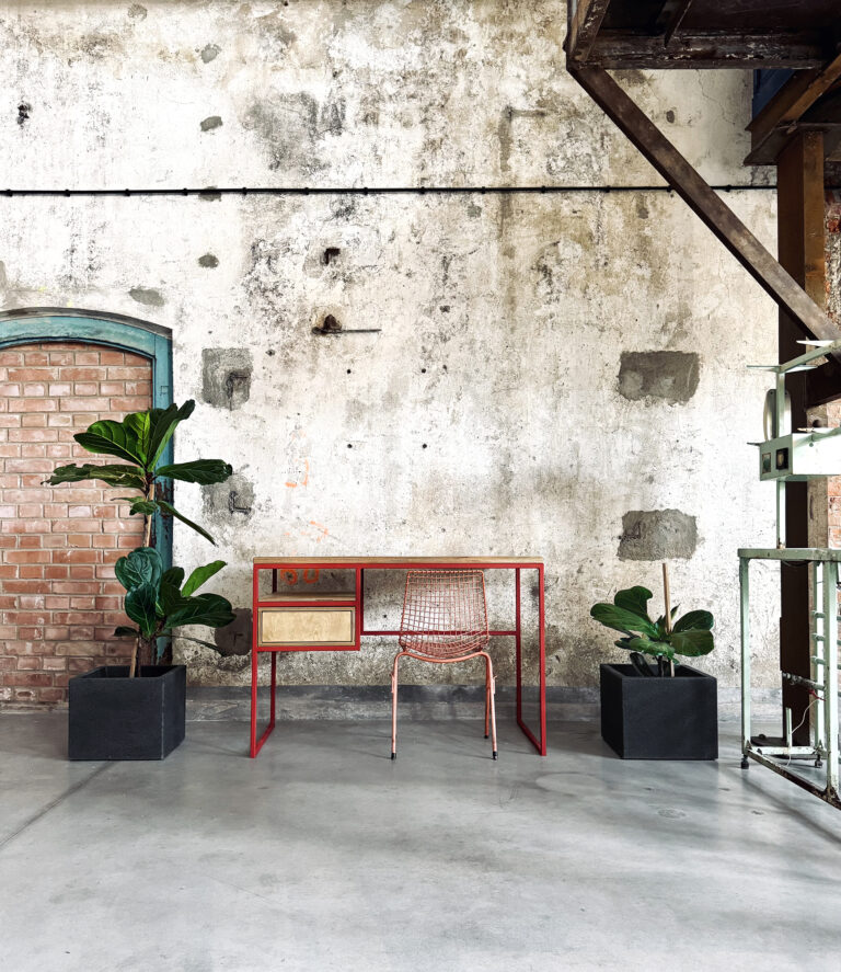 sklejka plywood metal loft biurko minimal desk color kolorowy