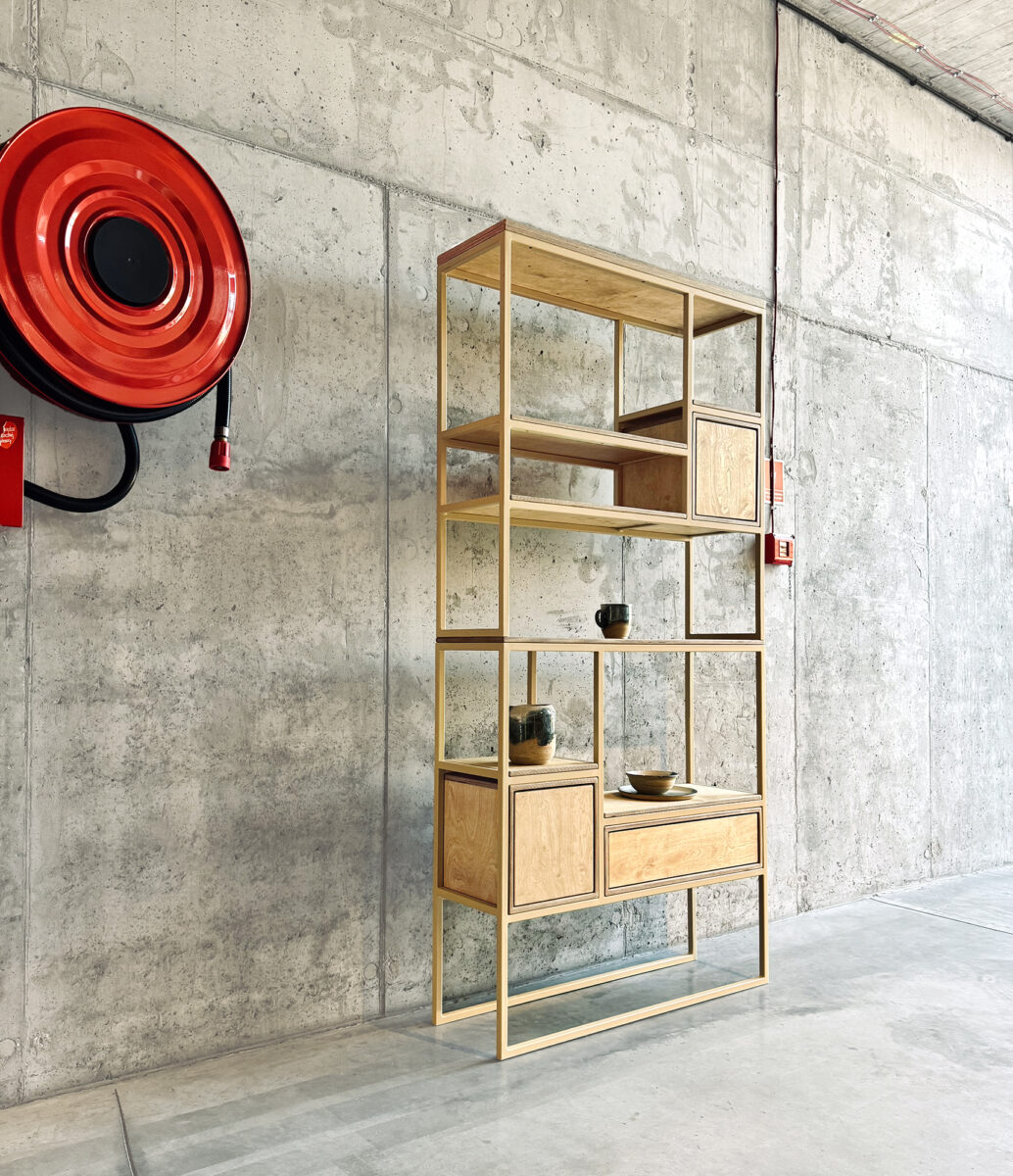 sklejka plywood metal wood drewno loft minimal regał bookcase shelf shelving unit